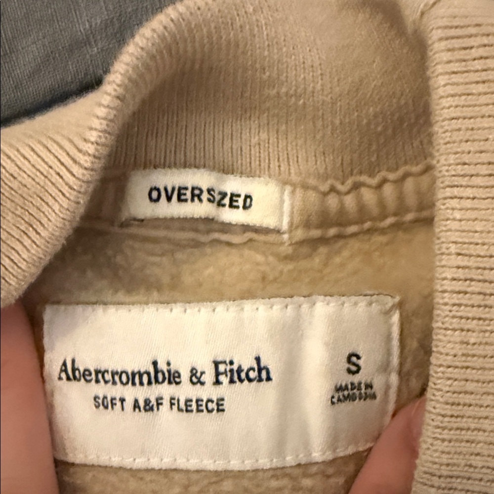 Abercrombie & Fitch Oversized Soft Fleece Sweatshirt - Beige - Picture 4 of 4